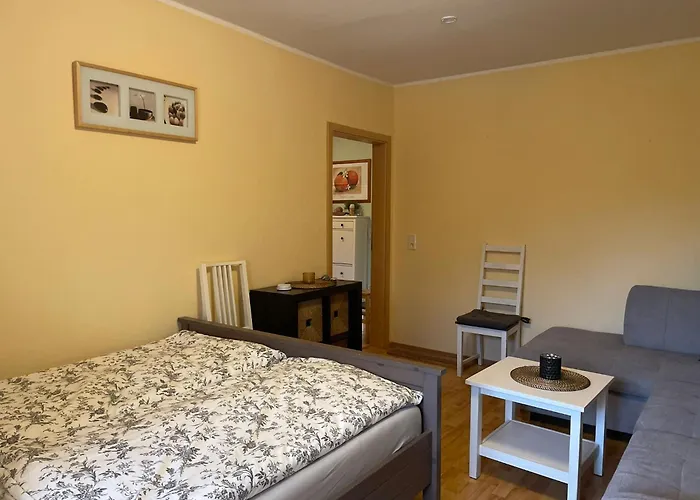Modernes Apartment Im Gruenen, Mit Park- Und Meer-Naehe