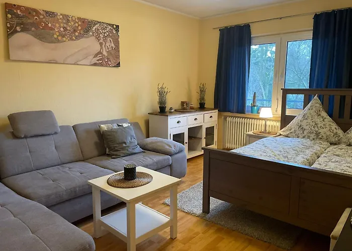 Modernes Apartment Im Gruenen, Mit Park- Und Meer-Naehe